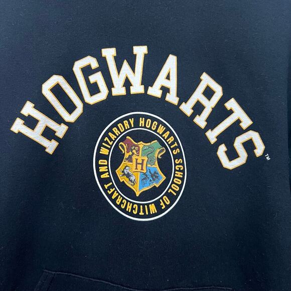 Wizarding World Harry Potter Men's Black Hogwarts Varsity Pullover Hoodie SM - Picture 3 of 9
